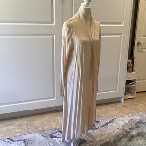 Pogtmm Size Medium Creme